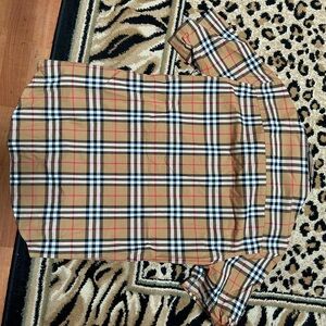 Burberry collard shirt size large